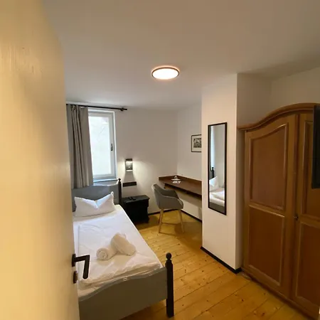 Couette-café Zum Goldenen Schiff - Lehm, Stil & Altstadtflair Marktbreit