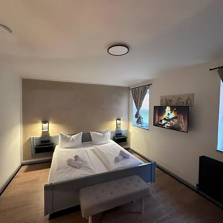Couette-café Zum Goldenen Schiff - Lehm, Stil & Altstadtflair Marktbreit