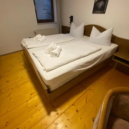 Zum Goldenen Schiff - Lehm, Stil & Altstadtflair