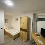Pensión Zum Goldenen Schiff - Historisches Mit Frühstück&self-check-in 3*