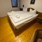 Zum Goldenen Schiff - Historisches Mit Frühstück&self-check-in