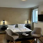 Gæstehus Zum Goldenen Schiff - Historisches Mit Fruehstueck & Self-check-in
