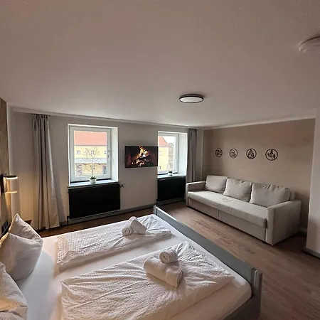 Zum Goldenen Schiff - Historisches Mit Fruehstueck & Self-check-in 3*