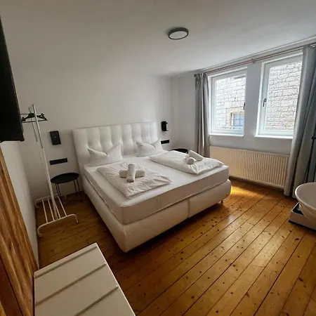 Zum Goldenen Schiff - Lehm, Stil & Altstadtflair Bed & Breakfast *