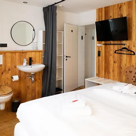 Zum Goldenen Schiff - Historisches Mit Fruehstueck & Self-check-in Gæstehus 3*