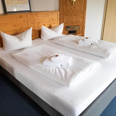 Zum Goldenen Schiff - Historisches Mit Frühstück&self-check-in Pensión
