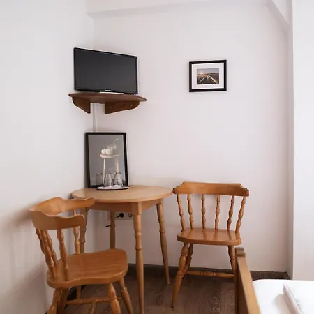 Zum Goldenen Schiff - Historisches Mit Fruehstueck & Self-check-in 招待所
