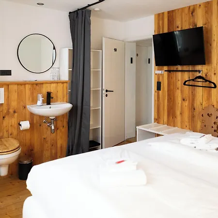 Zum Goldenen Schiff - Historisches Mit Fruehstueck & Self-check-in Gæstehus 3*