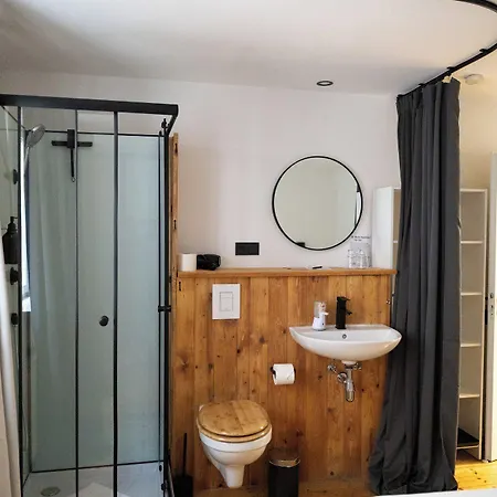 Zum Goldenen Schiff - Historisches Mit Fruehstueck & Self-check-in 3*